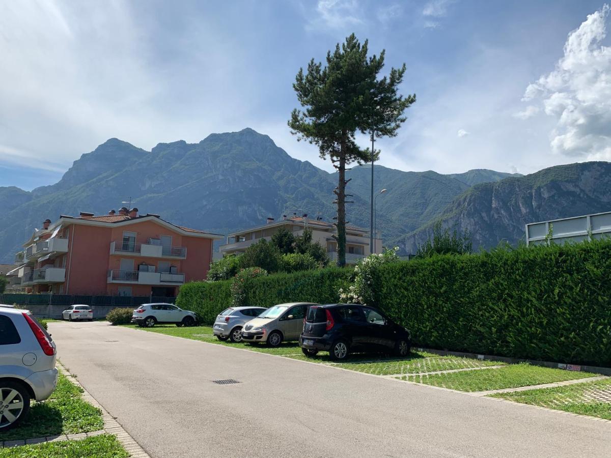 Appartamento Ivonn con giardino Riva del Garda Esterno foto